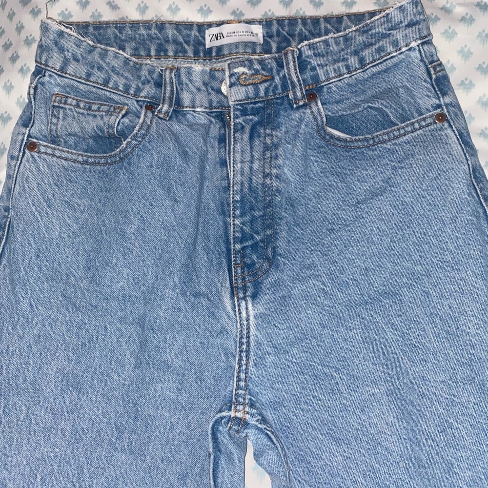 Zara light blue mom jeans, size 4